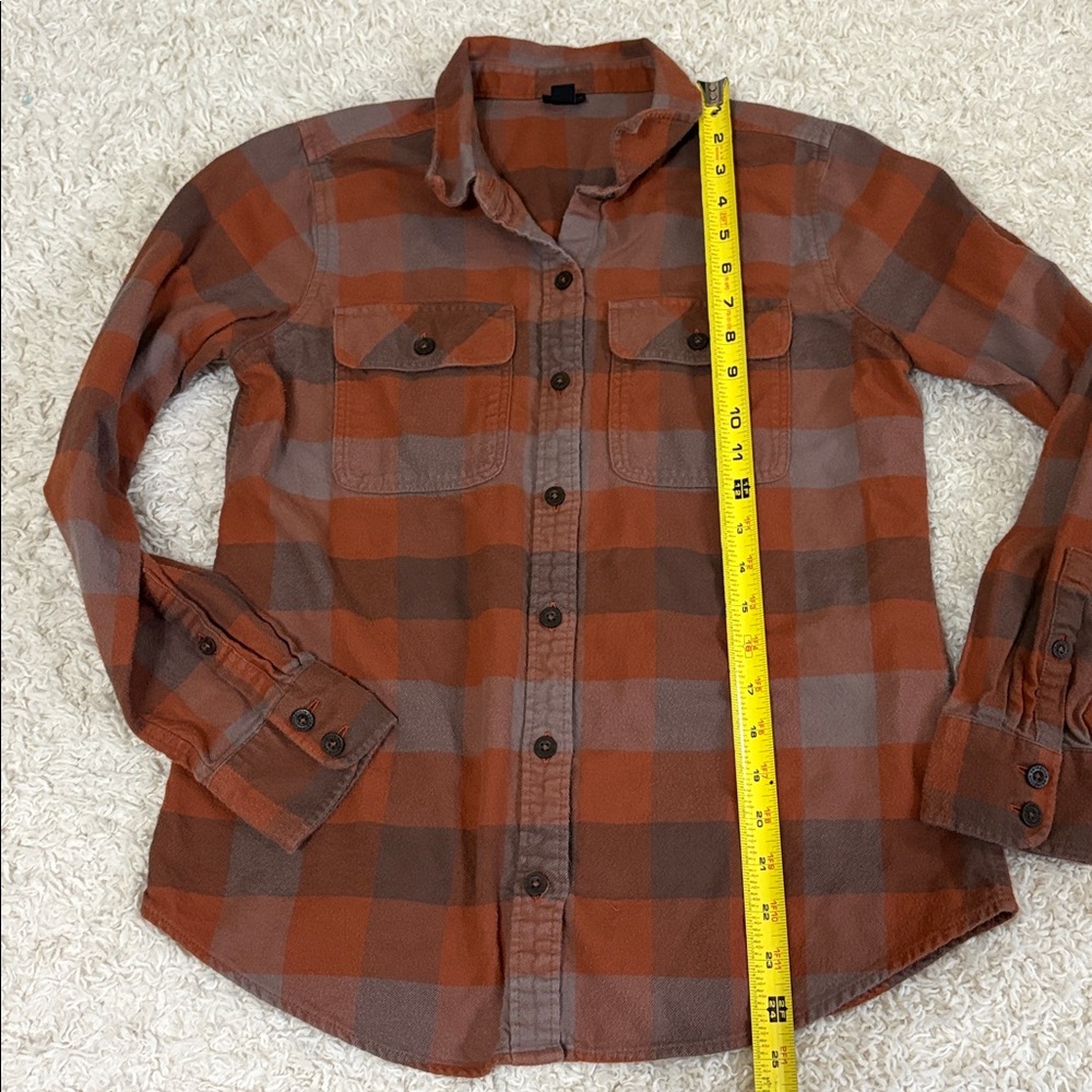 PATAGONIA XS Long-Sleeved Organic Cotton Midweight Fjord Flannel in Orange/Gray - Picture 5 of 10